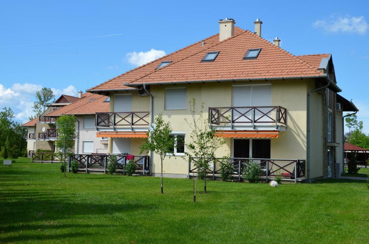Vadszilva Apartman バラトナサード エクステリア 写真